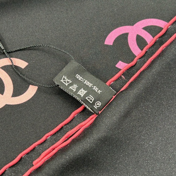 ❌SOLD❌🔥NEW! CHANEL•21C Multicolor Silk Scarf - Picture 5 of 6